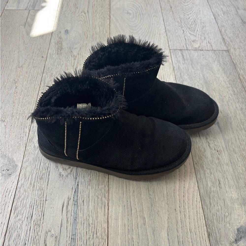 Black Ugg Ankle Boots with Fur Trim